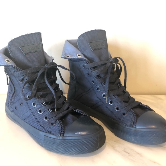 Navy blue high top Levi’s sneakers - Picture 10 of 10